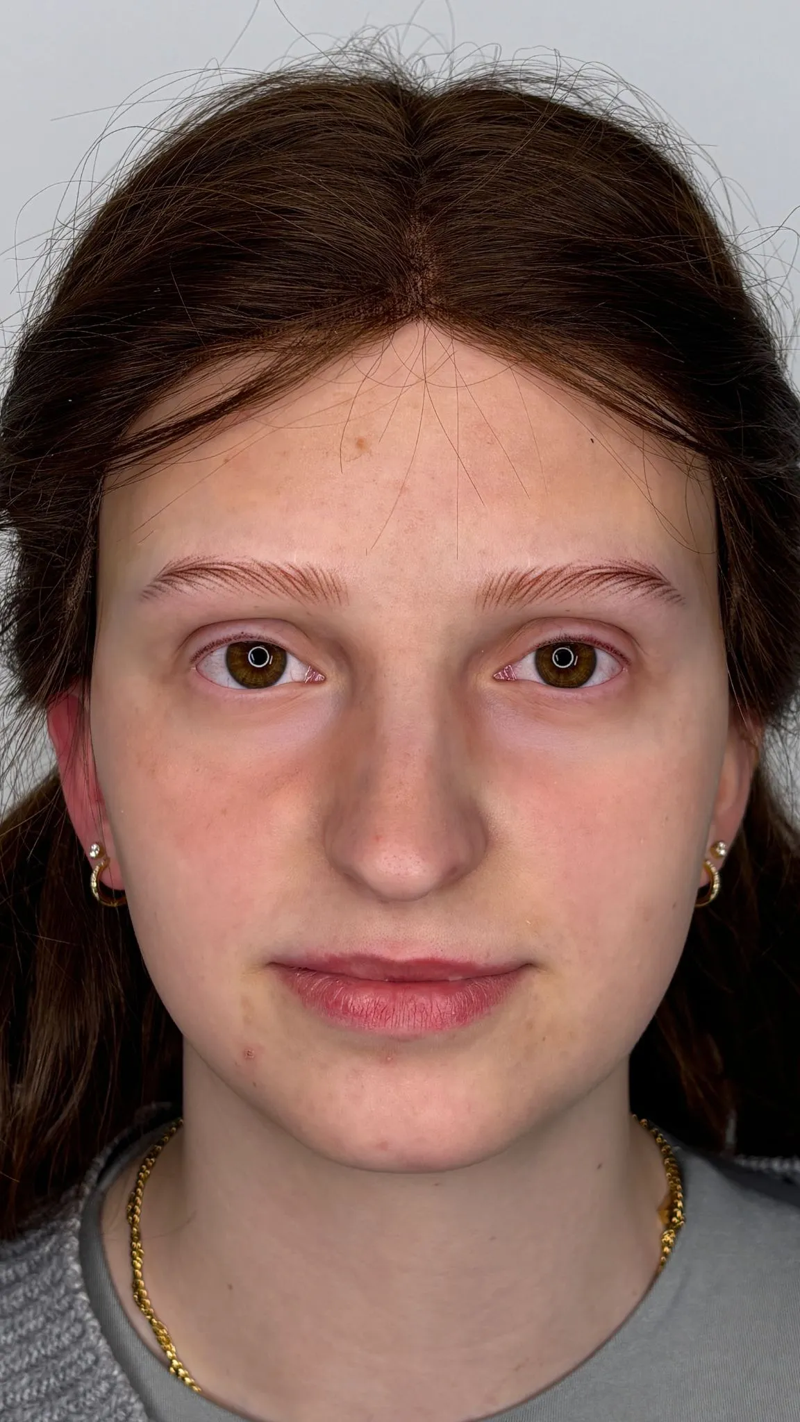 Natürliche Augenbrauen — Permanent Make-up Ergebnis von Alessia in München